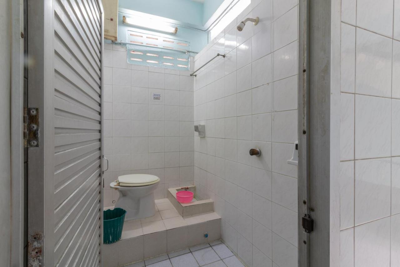 7 Holder Guesthouse Бангкок Экстерьер фото