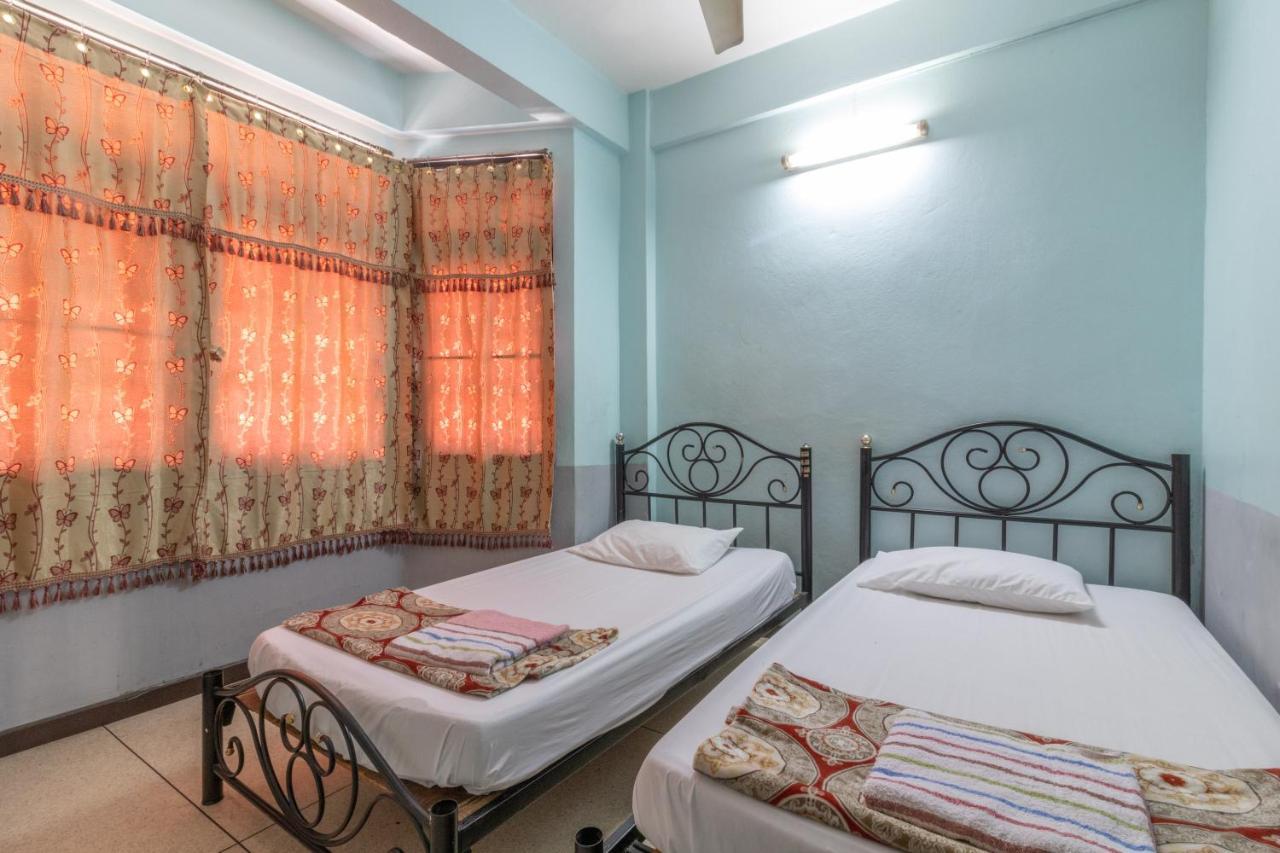7 Holder Guesthouse Бангкок Экстерьер фото