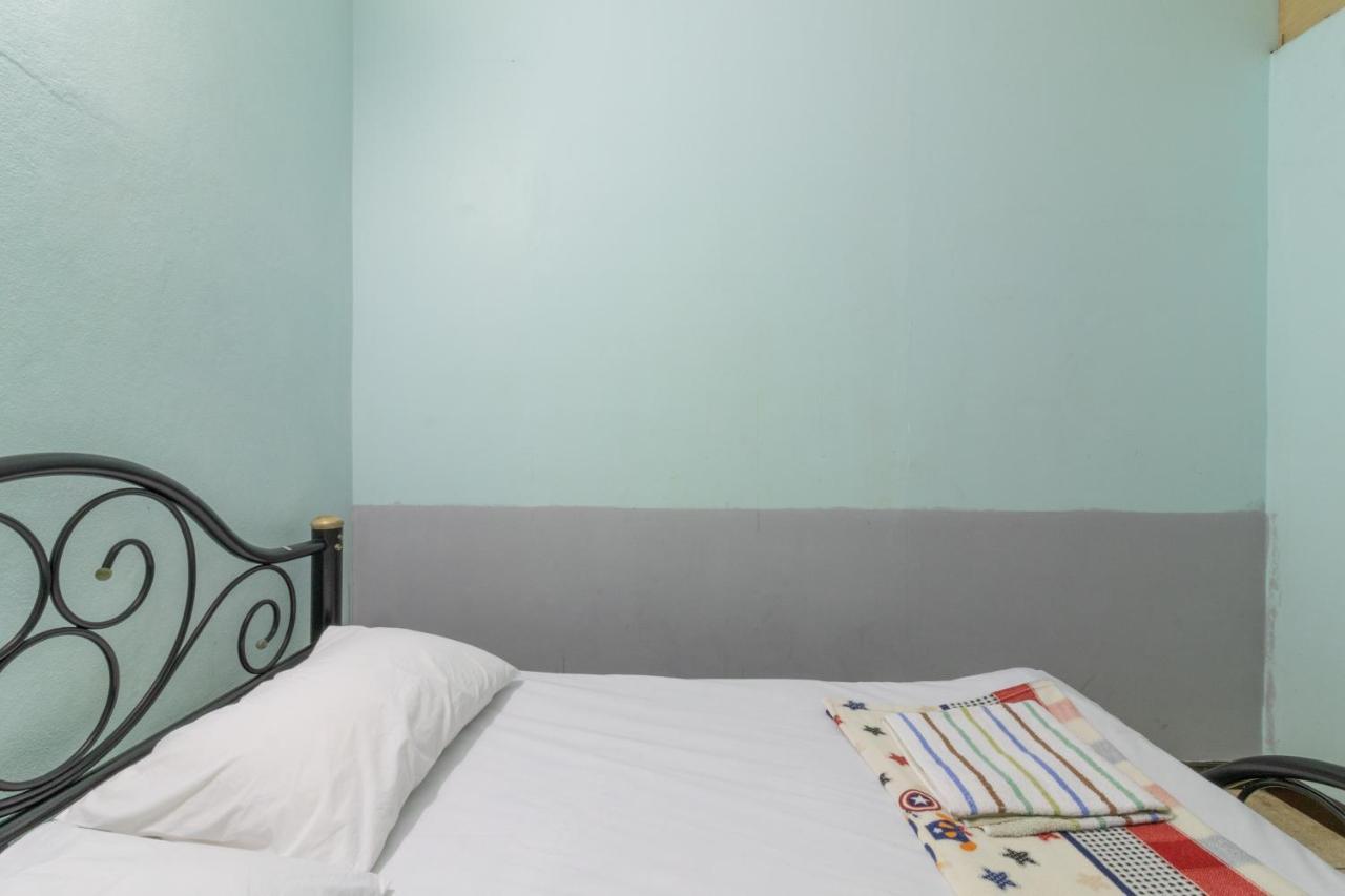 7 Holder Guesthouse Бангкок Экстерьер фото