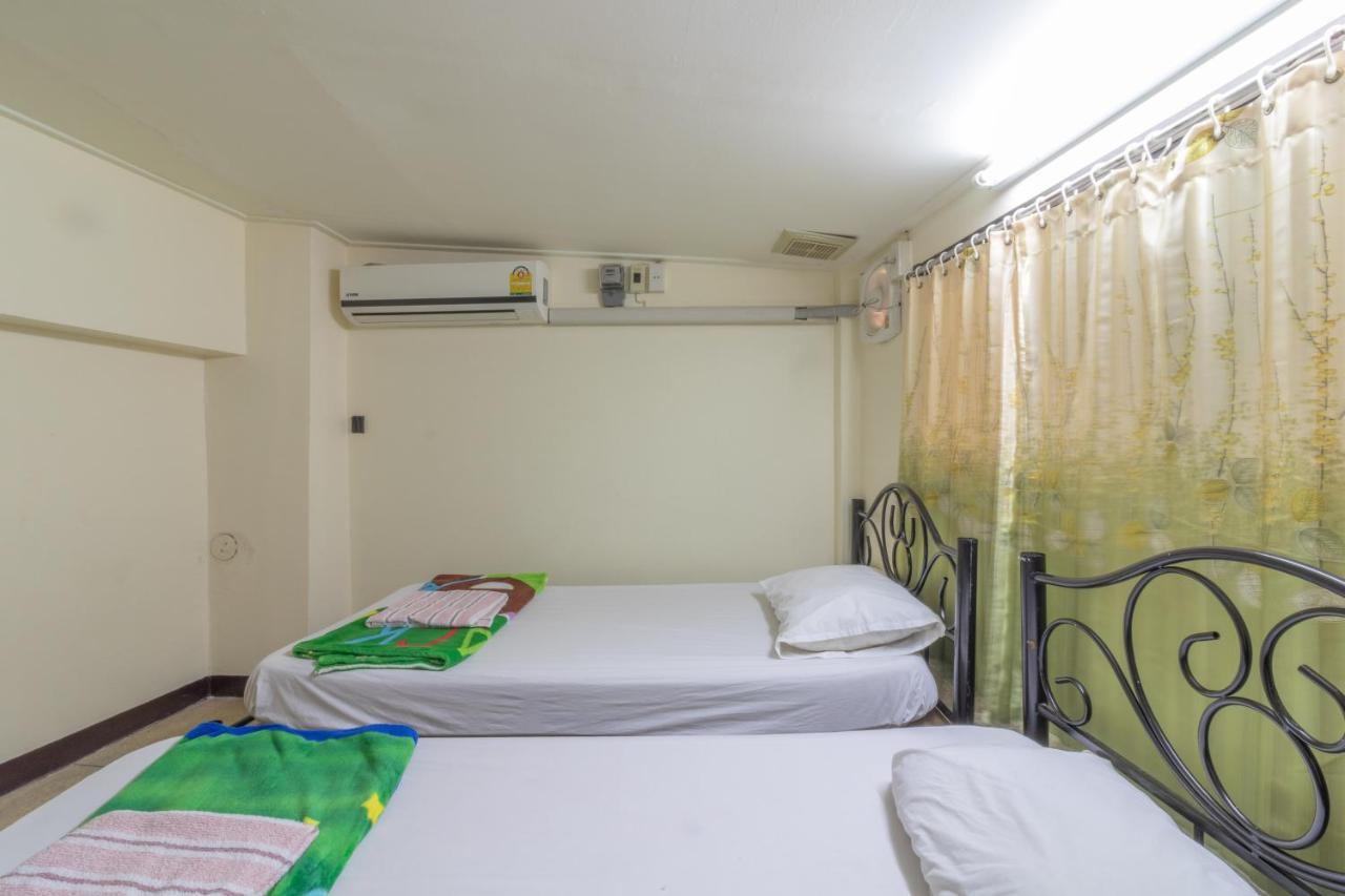 7 Holder Guesthouse Бангкок Экстерьер фото