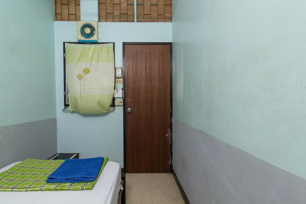 7 Holder Guesthouse Бангкок Экстерьер фото
