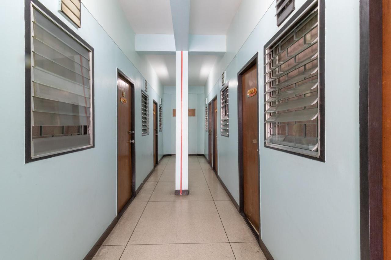7 Holder Guesthouse Бангкок Экстерьер фото