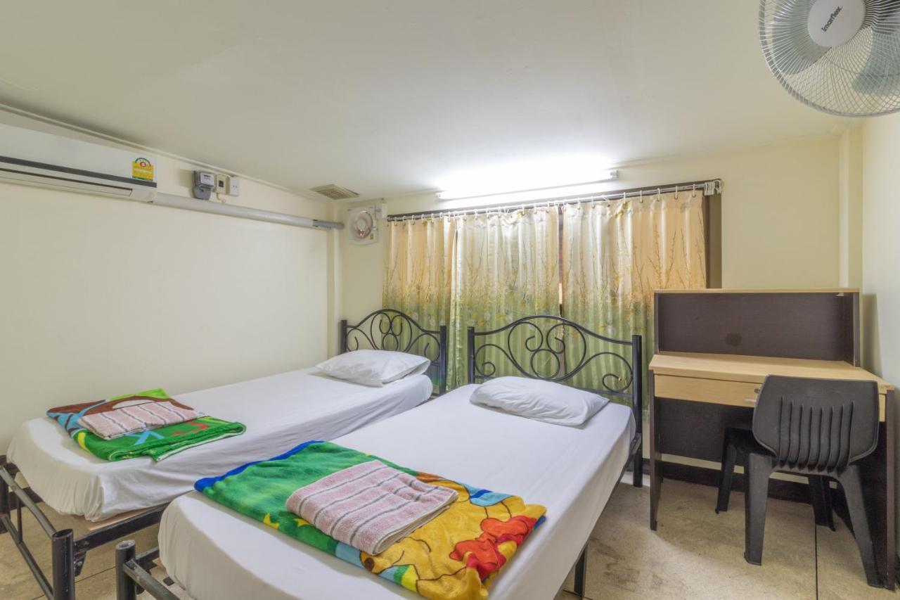 7 Holder Guesthouse Бангкок Экстерьер фото
